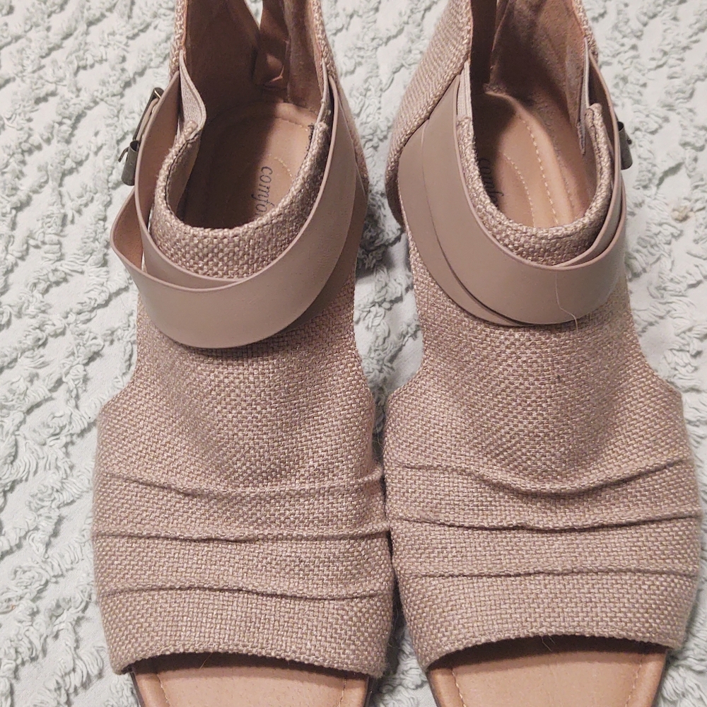 Comfortview sandals 10W